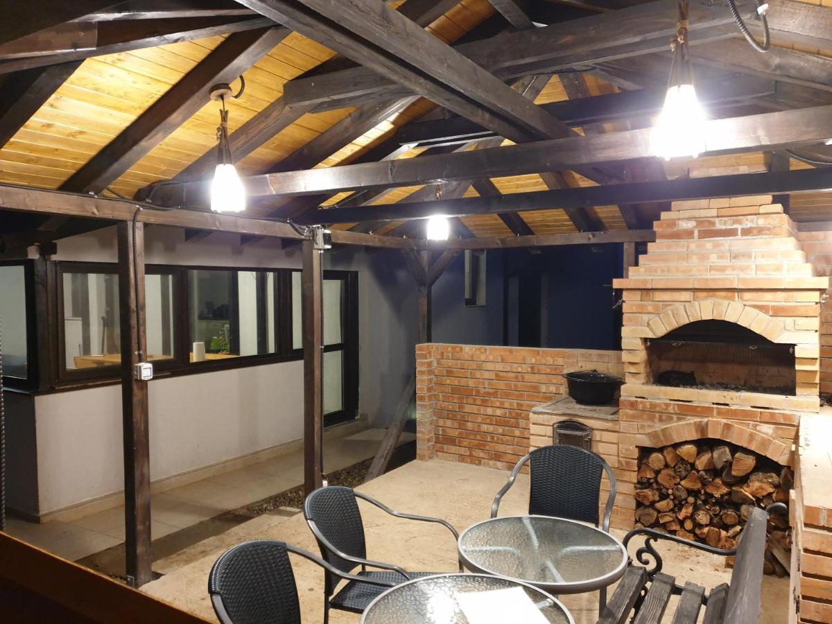 Casa Din Vie, Piscina Incalzita, Intreaga Locatie La 15Min De Centrul Orasului Oradea Exterior foto